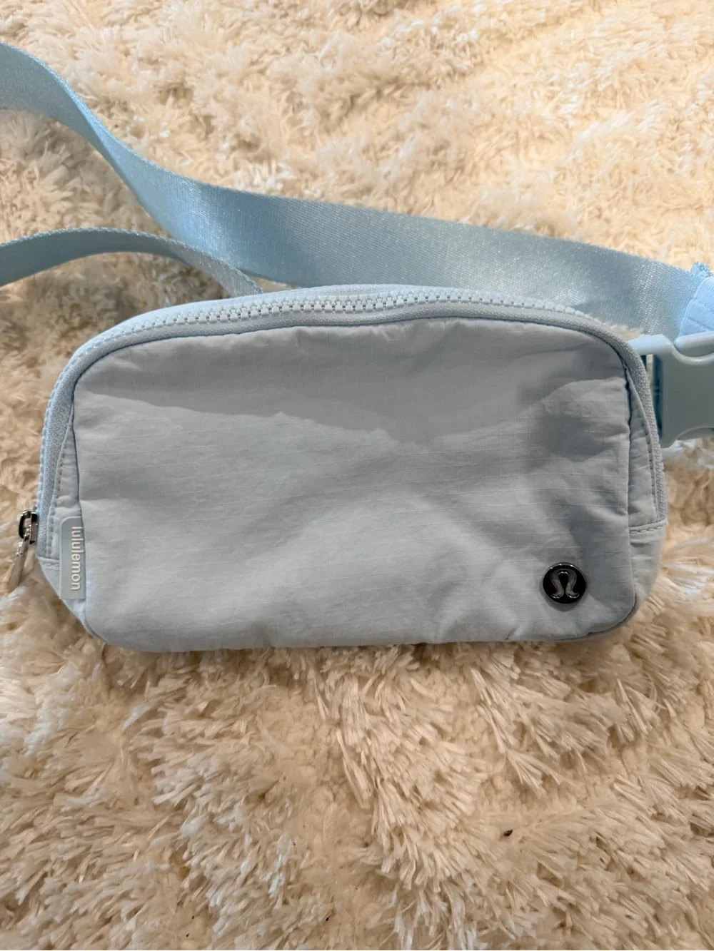 lululemon athletica Light Blue Crossbody Belt Bag - Picture 1 of 5